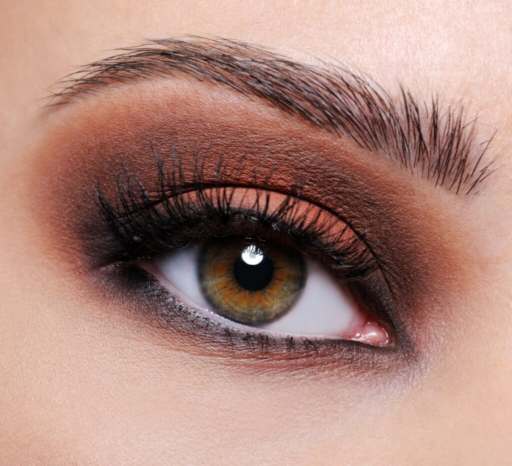 smokey-eyes-makeup-2024